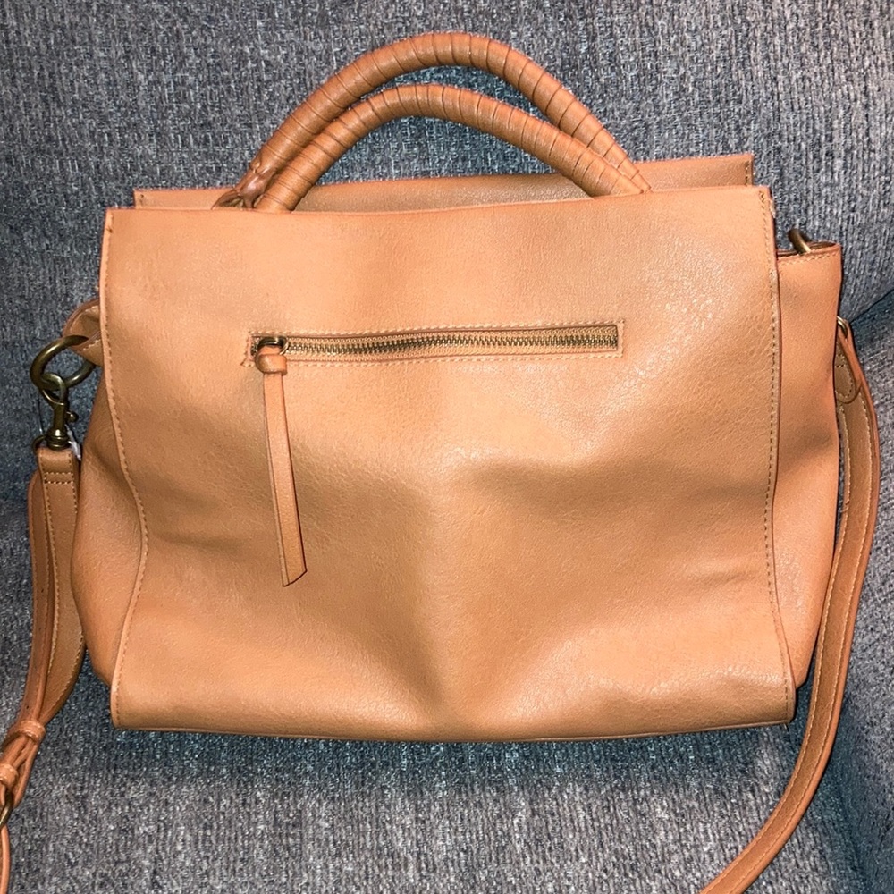Universal thread tan purse. 👜